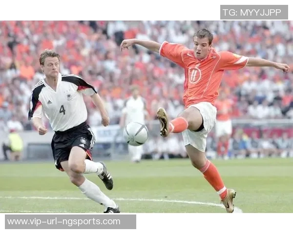 重温经典荷兰足球传奇时刻探索实况足球中的辉煌历史与战术魅力